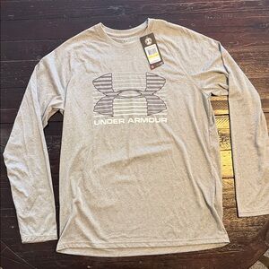Under Armour Men’s Medium HeatGear Loose Long Sleeve Gray Logo Shirt NWT